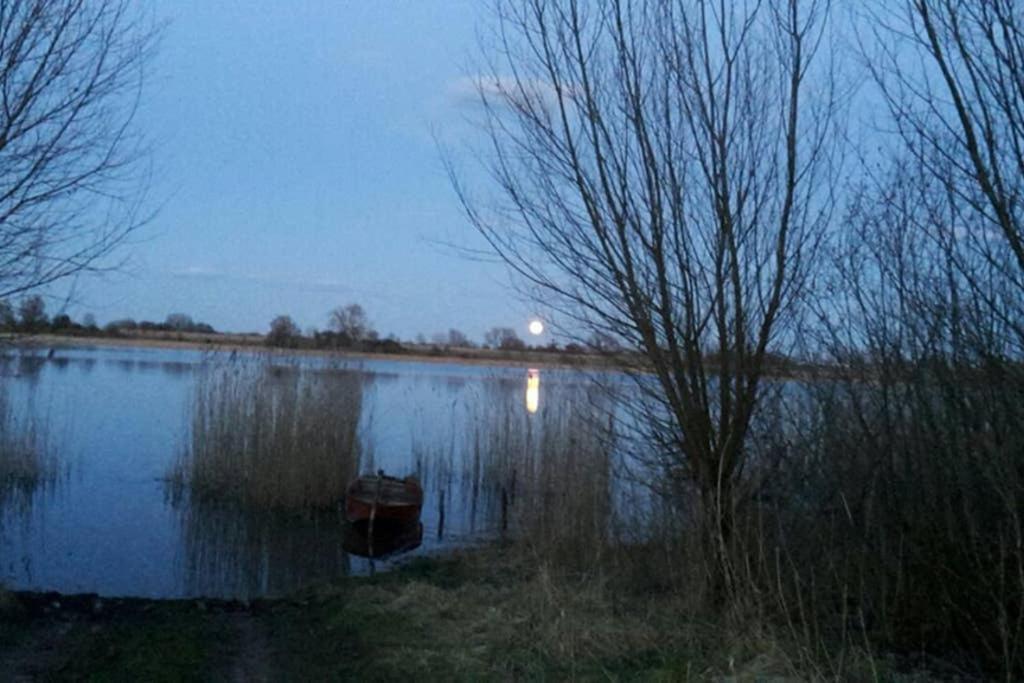 Entspannen Im Dorf Am See Zahren Kültér fotó